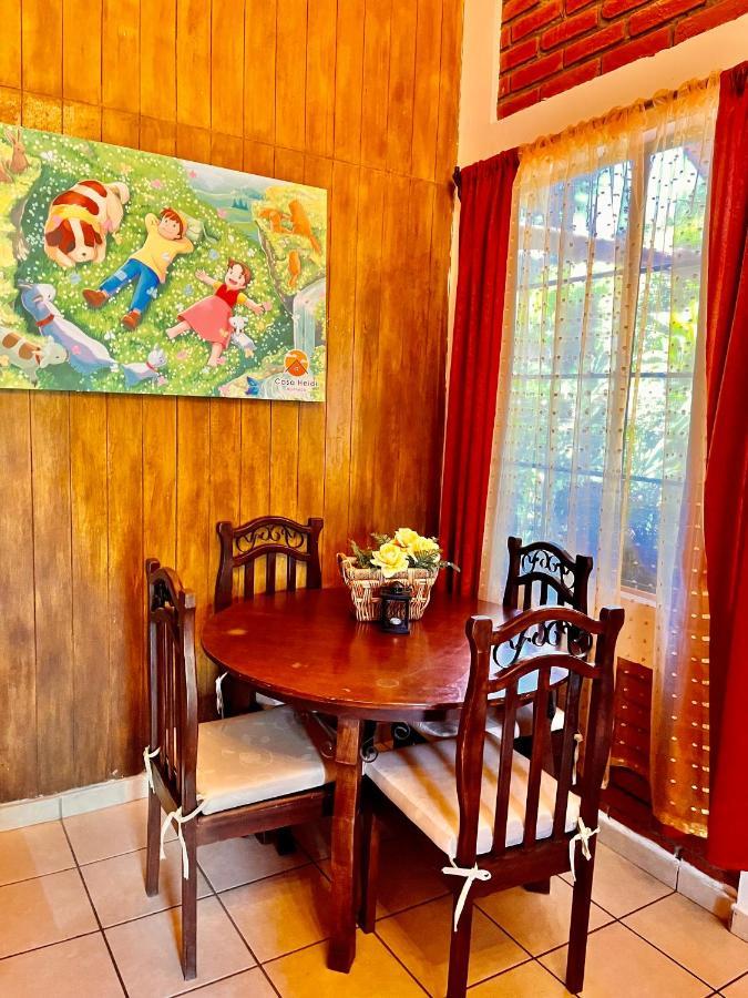 Casa Heidi, Apanecaヴィラ エクステリア 写真